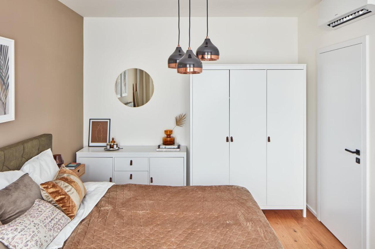 Prague Days - Designer Apts - Garage - Terrace - Easy City Access Экстерьер фото
