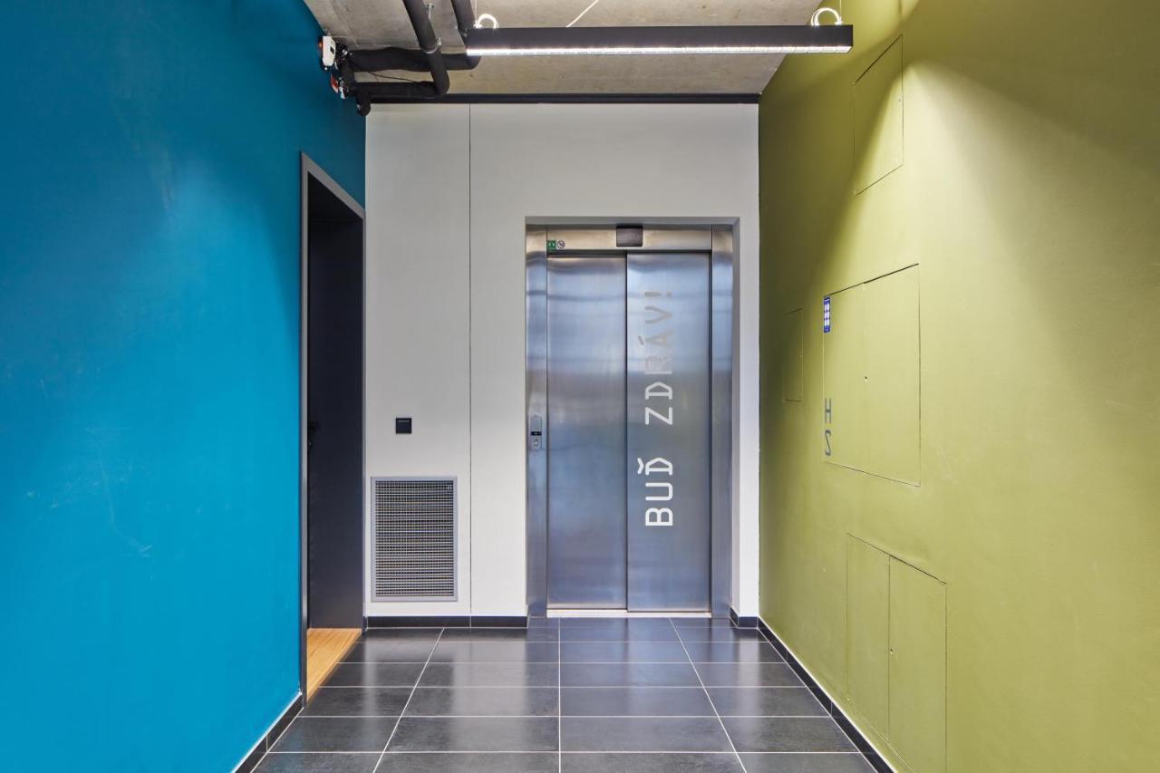 Prague Days - Designer Apts - Garage - Terrace - Easy City Access Экстерьер фото
